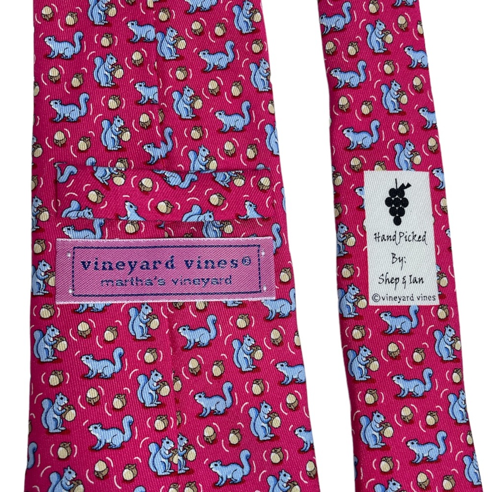 Vineyard Vines Squirrel and Acorn Red and Blue 100% Silk Tie